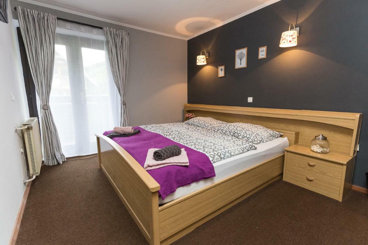 Rooms Malina Blejska Dobrava Exteriör bild
