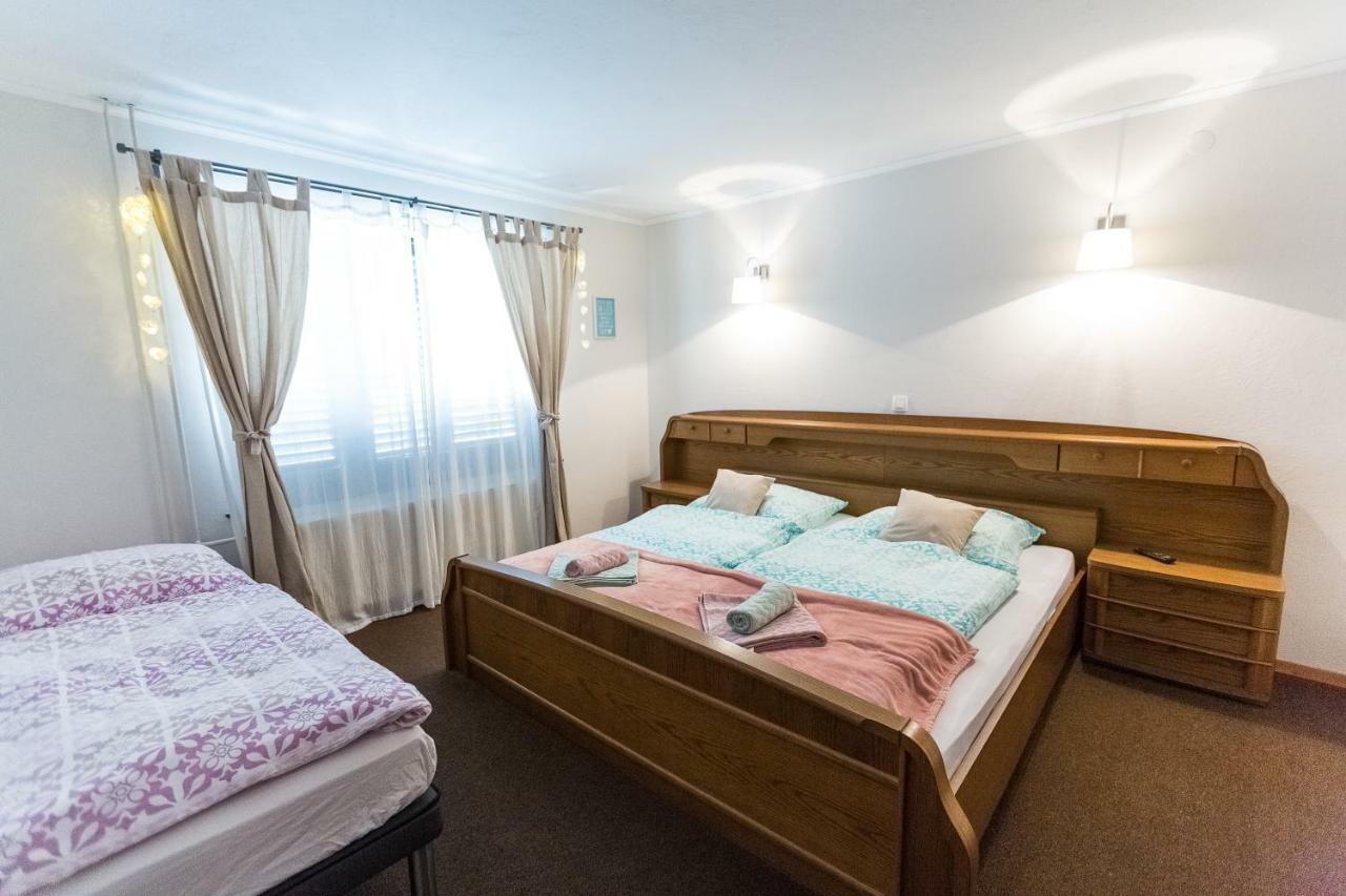 Rooms Malina Blejska Dobrava Exteriör bild