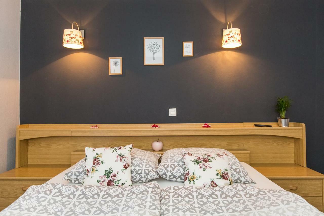 Rooms Malina Blejska Dobrava Exteriör bild